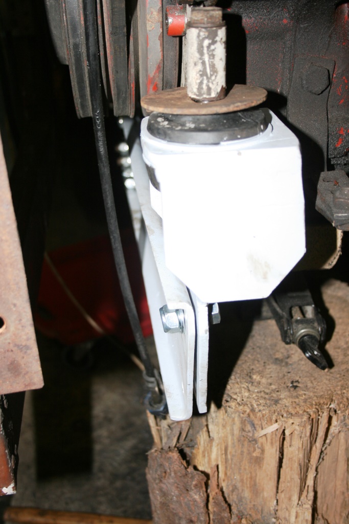 Motorhalter hinten neu ausgerichtet und verlängert