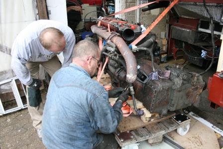 Motor raus