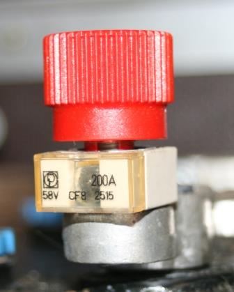CF8-Sicherung einfach mit Isoliermutter