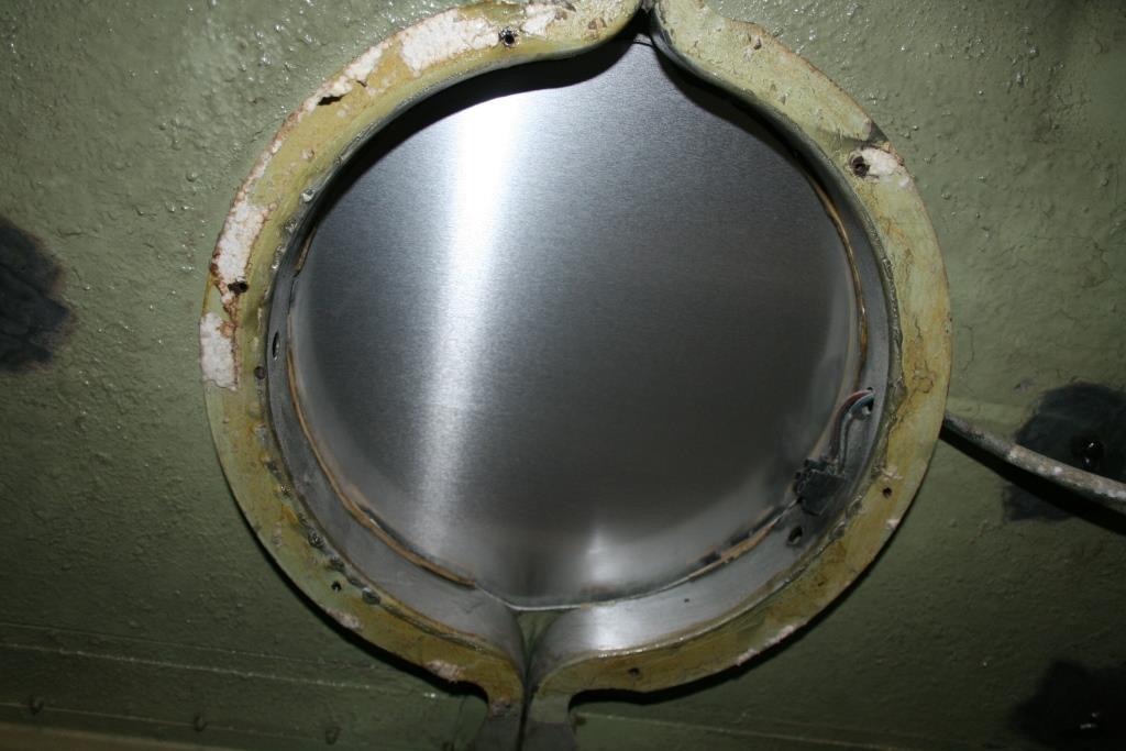 Dachluke mit Alutafel darüber